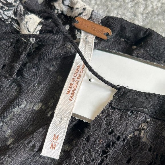 Free People Boho Chic Cotton Blend Lace Floral Top Loose Fit MED to LARGE - Picture 5 of 9